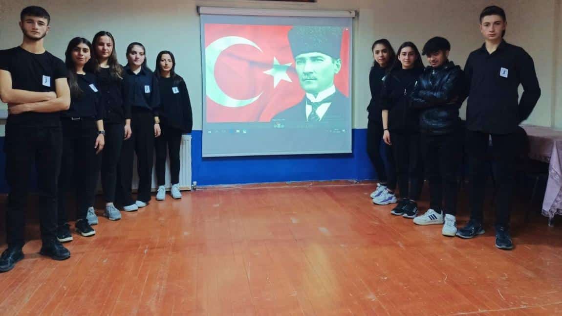 Okulumuz Öğrencileri Tarafından 10 Kasım Atatürk'ü Anma Programı Düzenlendi. 